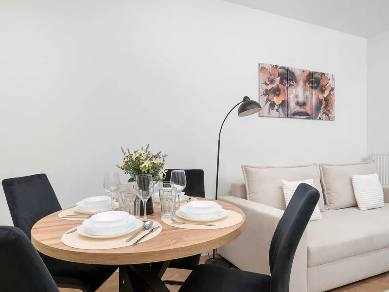 Uroczy Apartament z Tarasem | Zwierzęta Akceptowane – zdjęcie 5