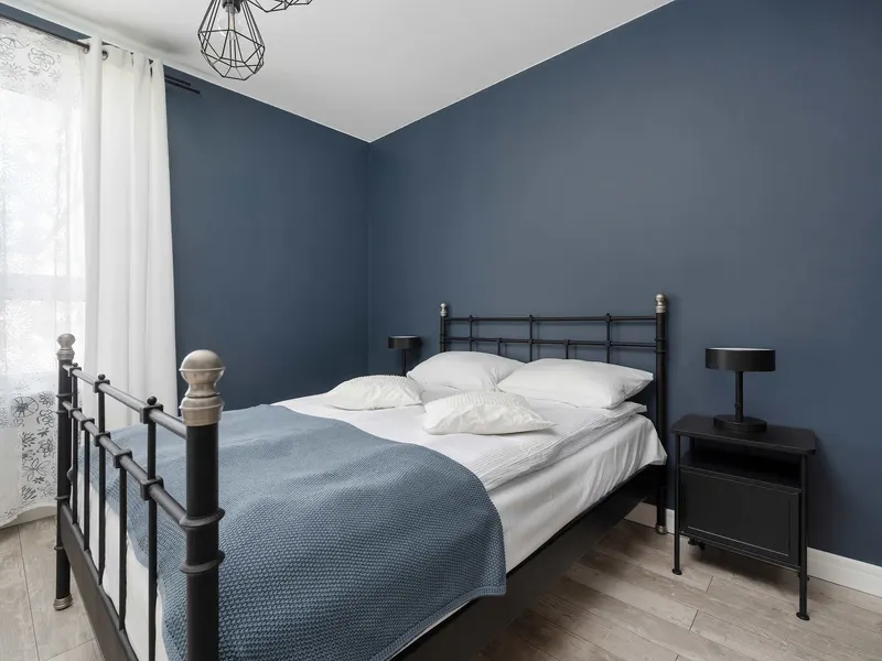 Przytulny Apartament z Balkonem | Blisko Parków i Toru Partynice – zdjęcie 2