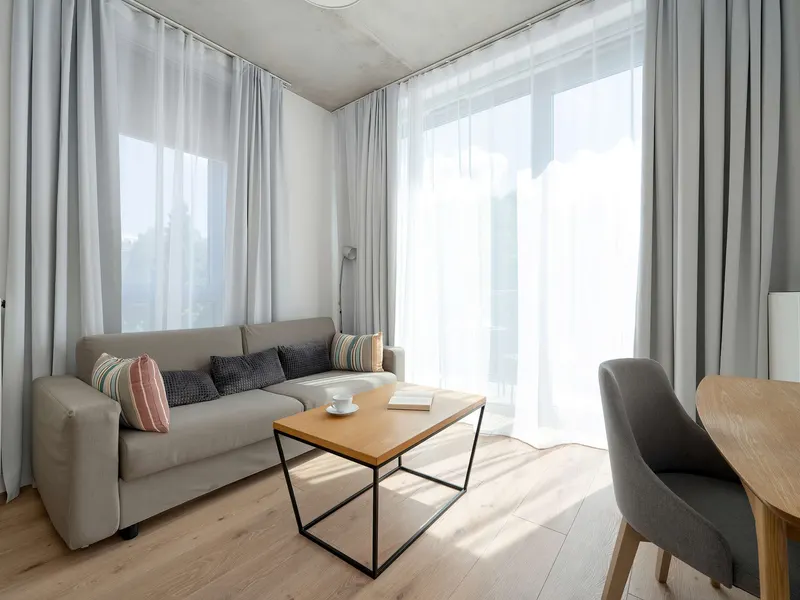 Modern Apartment in Center | Air Conditioning | Desk – photo 1