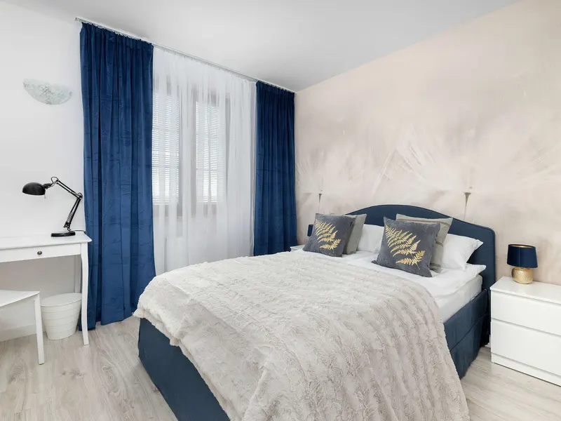 Geräumiges Appartement für die Familie | Balkon | Arbeitsplatz für die Telearbeit – Foto 2