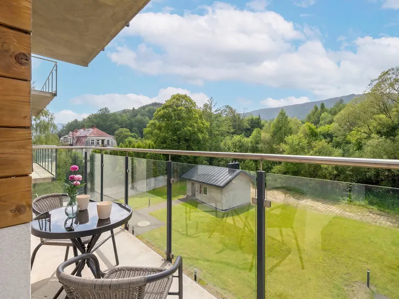 Elegantes Appartement mit Bergblick | Balkon & Parkplatz – Foto 2