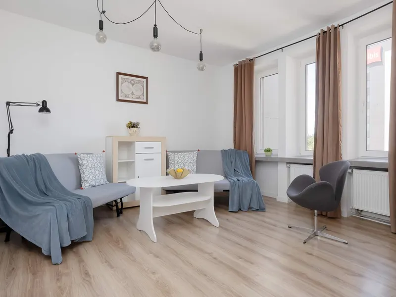 Spacious Apartment for 6 Guests with a Bathtub in Warsaw by Noclegi Renters – photo 1