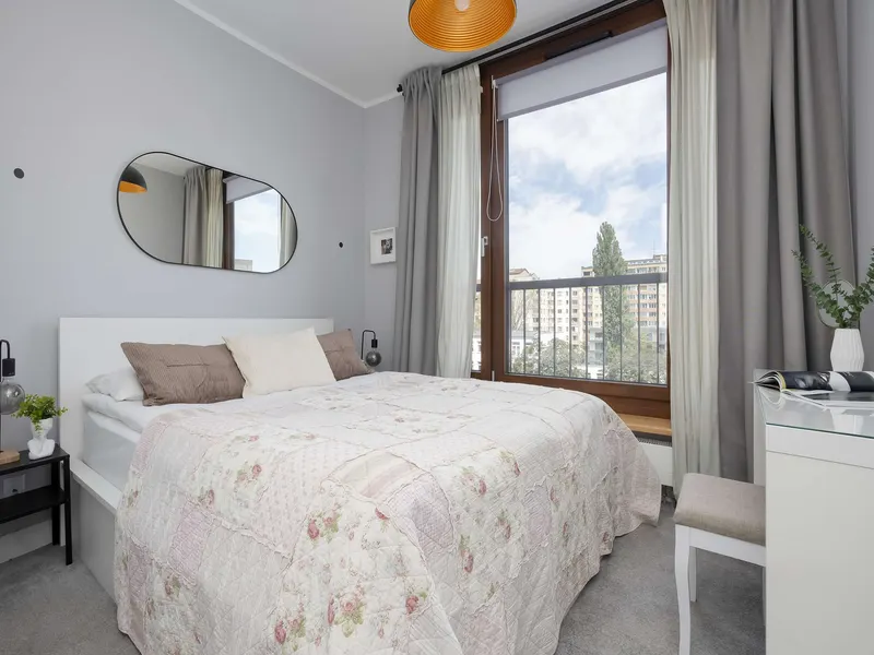 Spacious Apartment with Air Conditioning | Parking | 2 Bedrooms | Desk – photo 2