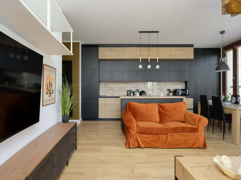 Spacious Apartment with Air Conditioning | Parking | 2 Bedrooms | Desk – photo 5