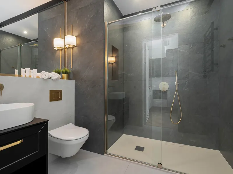 Gemütliches Studio mit Balkon | Arbeitsbereich | Salt Graduation Towers – Foto 4