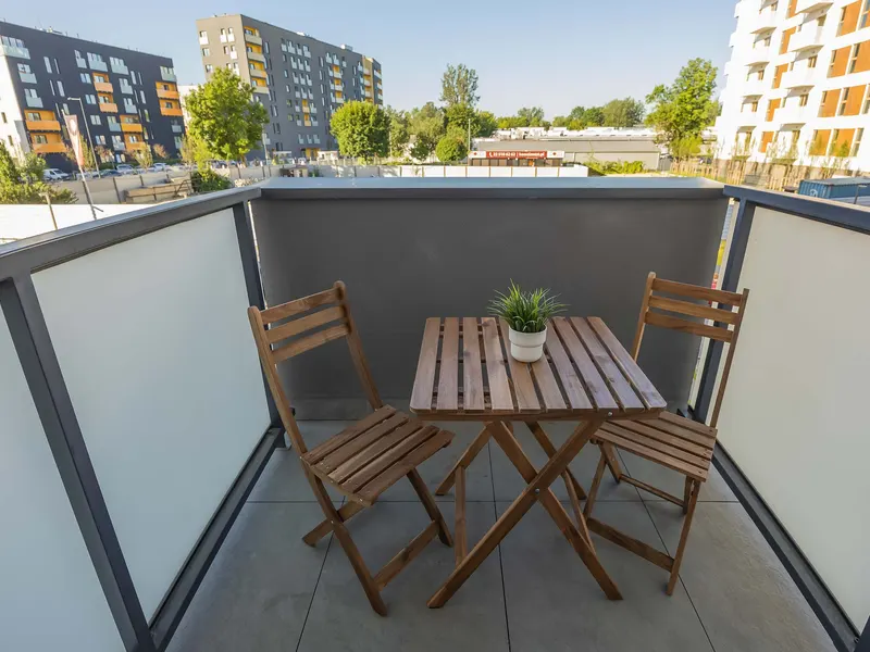 Komfortables Apartment in Warschau für 4 Gäste | Balkon – Foto 5