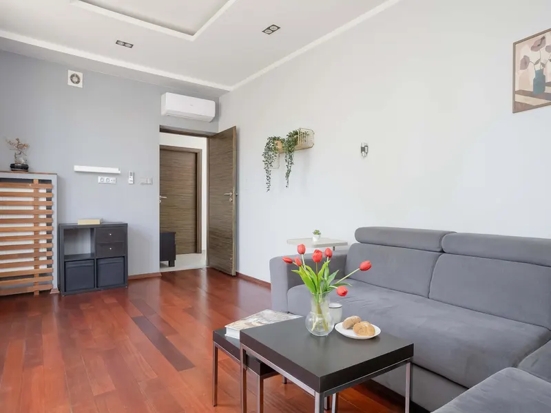 Komfortables Apartment mit Balkon | Arbeitsplatz – Foto 5
