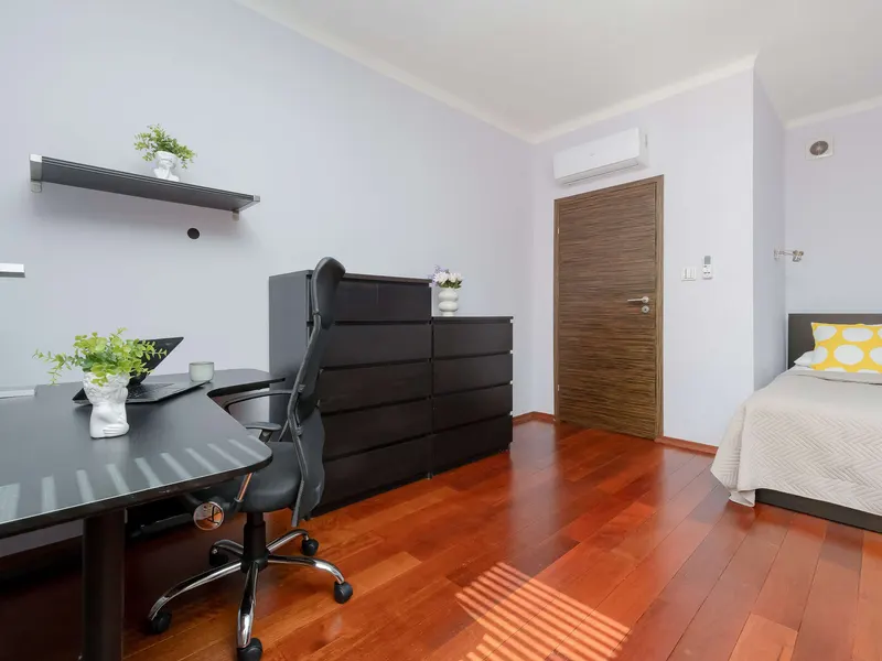 Komfortables Apartment mit Balkon | Arbeitsplatz – Foto 2