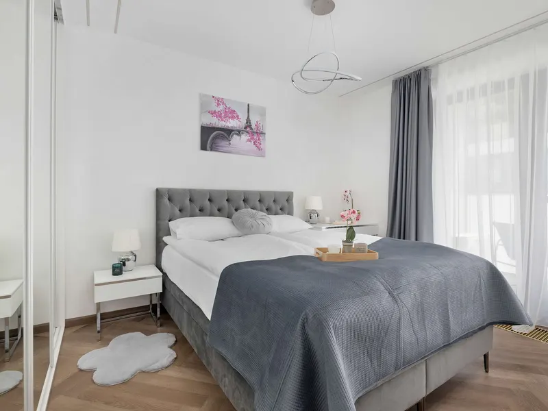 Klimatisiertes Appartement mit Balkon | Arbeitsbereich | Parkplatz – Foto 2