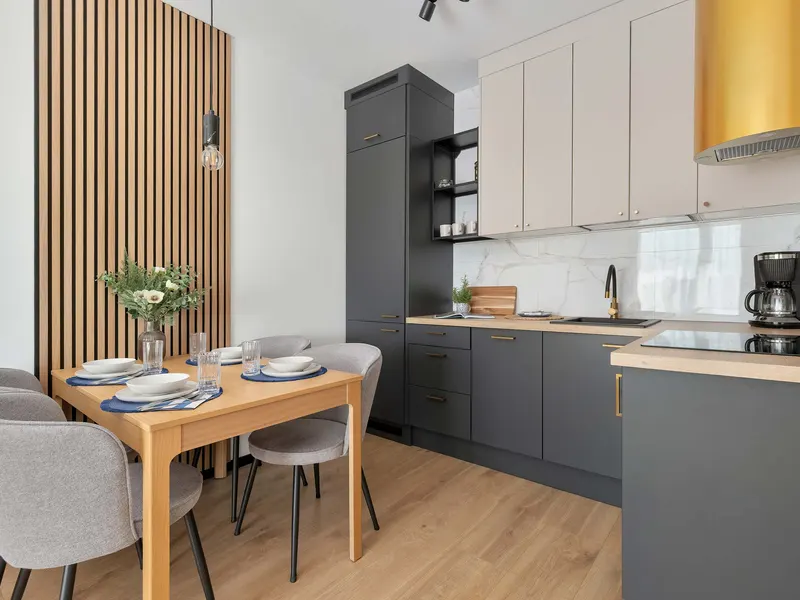Stilvolles Appartement mit Parkplatz | Balkon | Inmitten der Natur – Foto 3