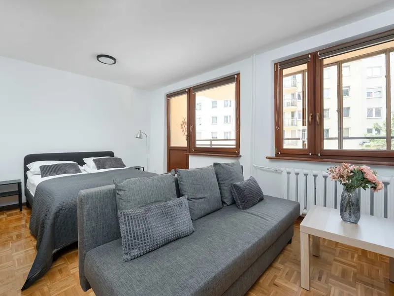Przestronny Apartament w Centrum | Balkon | Biurko – zdjęcie 1