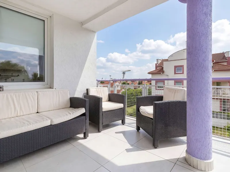 Przytulny Apartament z Balkonem | Miejsce do Pracy – zdjęcie 4
