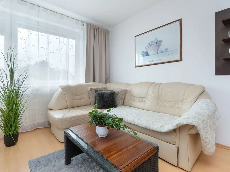 Przytulny Apartament z Balkonem | Miejsce do Pracy – zdjęcie 1