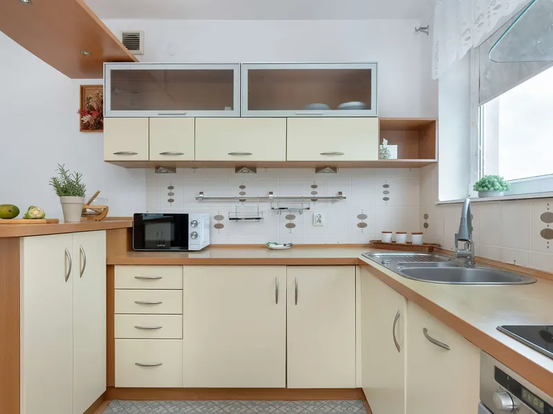 Przytulny Apartament z Balkonem | Miejsce do Pracy – zdjęcie 3