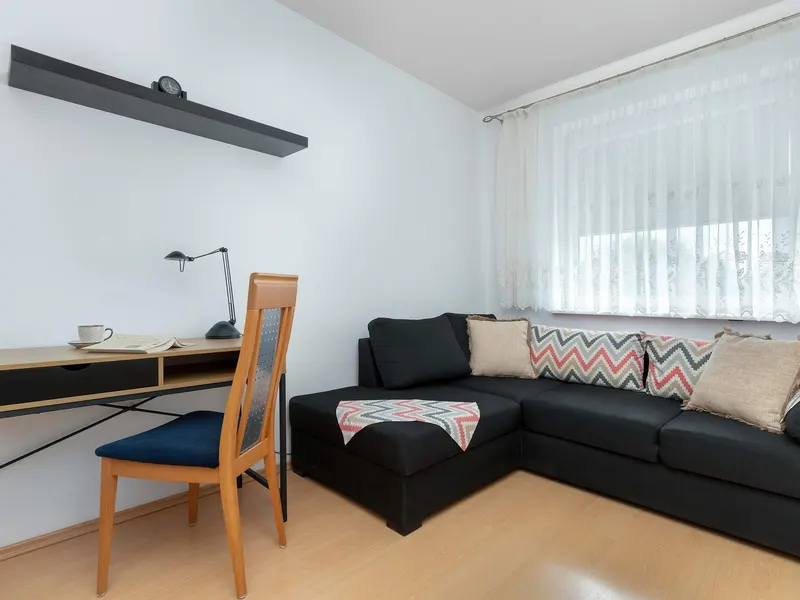 Przytulny Apartament z Balkonem | Miejsce do Pracy – zdjęcie 2