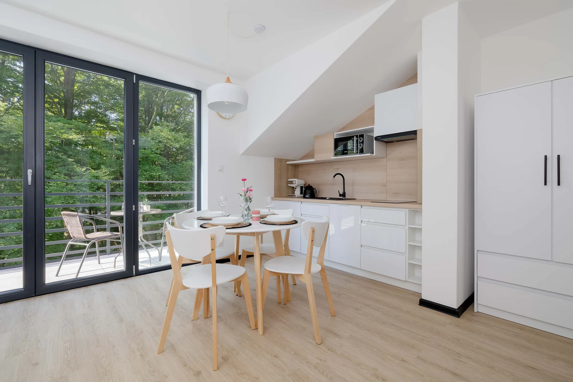 The fully equipped kitchenette includes everything you need for a home-cooked meal.