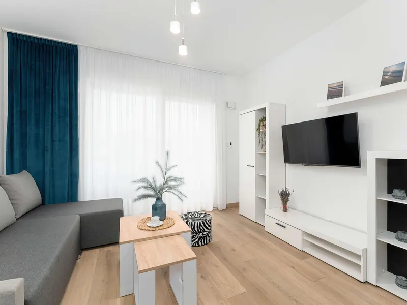 Cozy Studio with a Balcony and Parking yb Noclegi Renters – photo 2