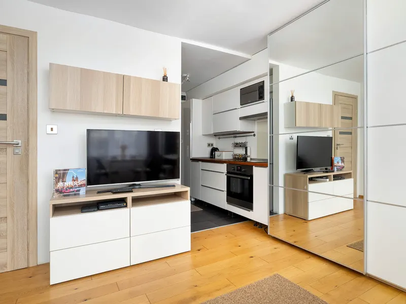 Bright Studio in Center | Desk | Close to the Park – photo 2