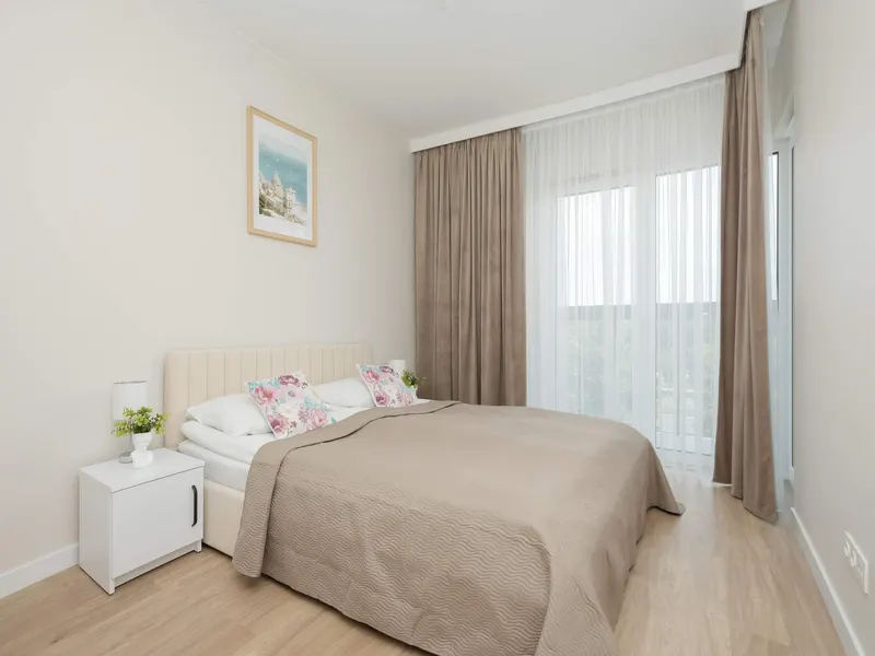 Jasny Apartament z Balkonem | Parking – zdjęcie 2