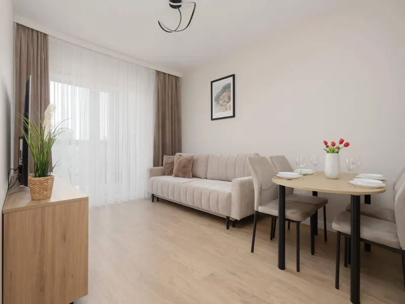 Jasny Apartament z Balkonem | Parking – zdjęcie 1