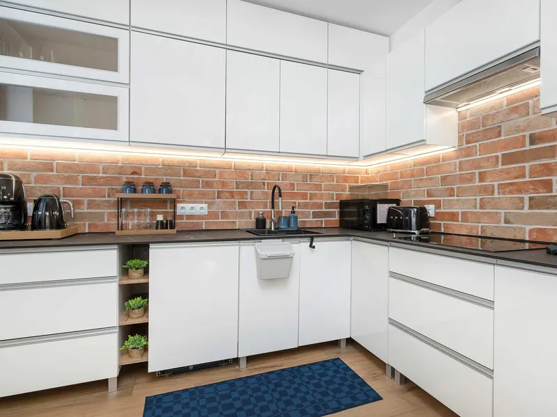 Geräumiges Appartement für die Familie | Balkon | Schreibtisch | 3 Schlafzimmer – Foto 3
