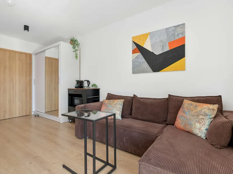 Brown Apartment with Garden | Desk | Parking – photo 1