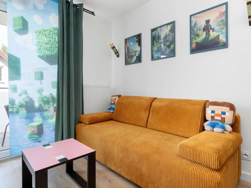 Minecraft-Inspired Apartment | Game Console – photo 1
