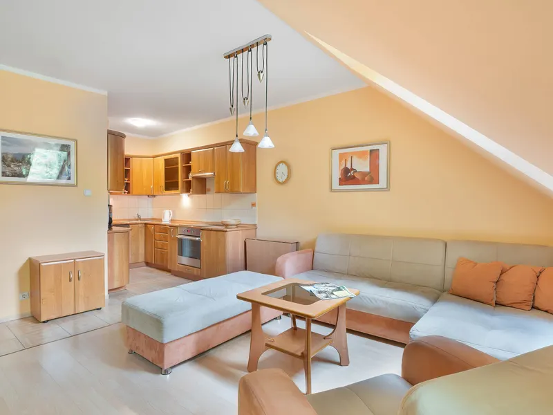Zweistöckige Wohnung mit Parkplatz | In der Nähe der Innenstadt | Balkon – Foto 1
