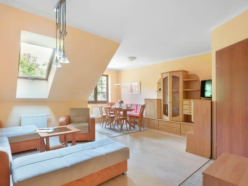Zweistöckige Wohnung mit Parkplatz | In der Nähe der Innenstadt | Balkon – Foto 5
