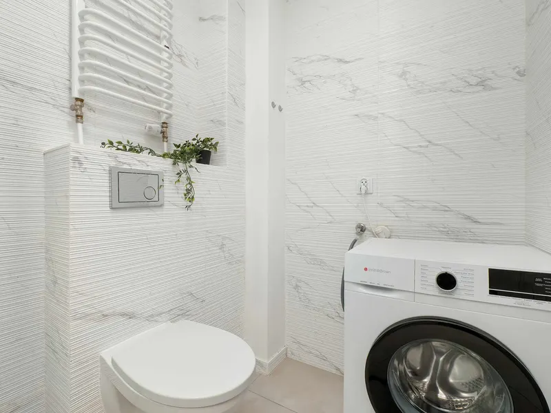 Przytulne Studio z Pralka Niedaleko Muzeum Wlokiennictwa w Lodzi by Noclegi Renters – photo 5