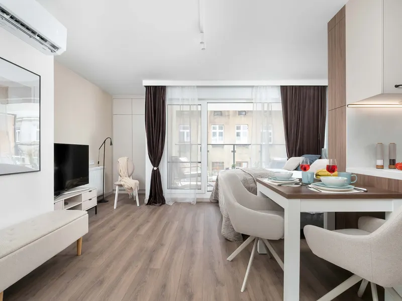 Cozy Studio with a Balcony Air Conditioning Downtown – photo 2