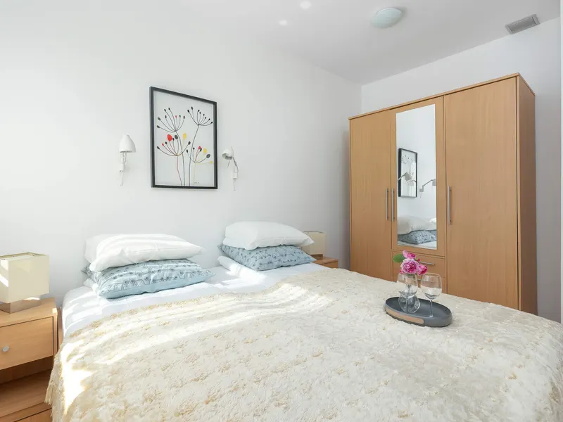 Amber House with Garden | Three Bedrooms, Terrace – photo 2