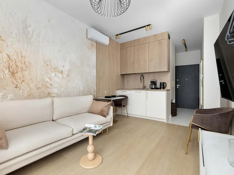 Stylish Apartment with Air Conditioning | Balcony – photo 5