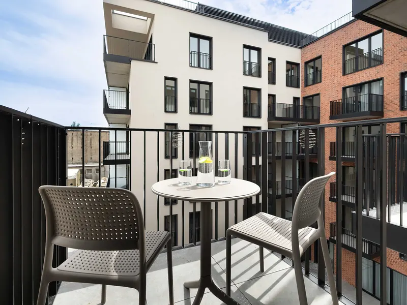 Stylish Apartment with Air Conditioning | Balcony – photo 4