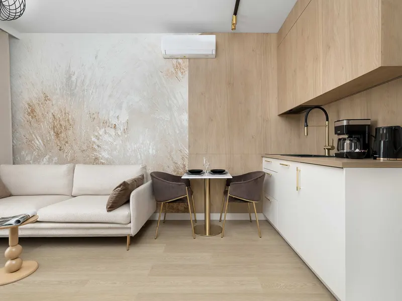 Stylish Apartment with Air Conditioning | Balcony – photo 2