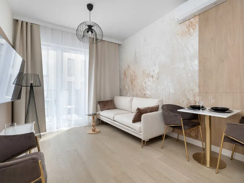 Stylish Apartment with Air Conditioning | Balcony – photo 3