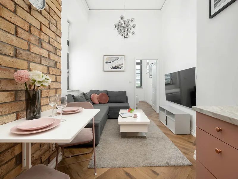 Stylowy Apartament z Biurkiem | 2 Sypialnie – zdjęcie 1