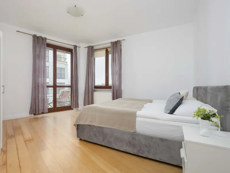 Air-Conditioned 3 Bedroom Apartment in Warsaw by Noclegi Renters – photo 4