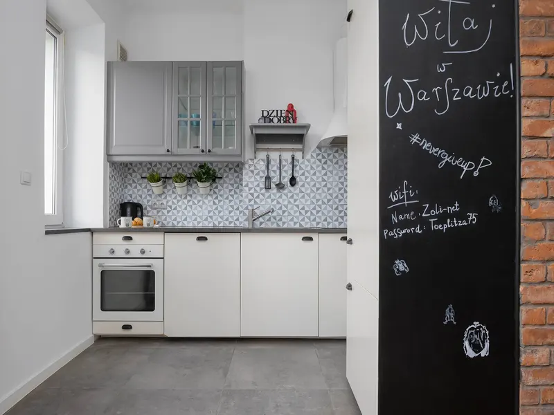 Przytulny Apartament z Biurkiem | Blisko Metra | SmartTV – zdjęcie 4