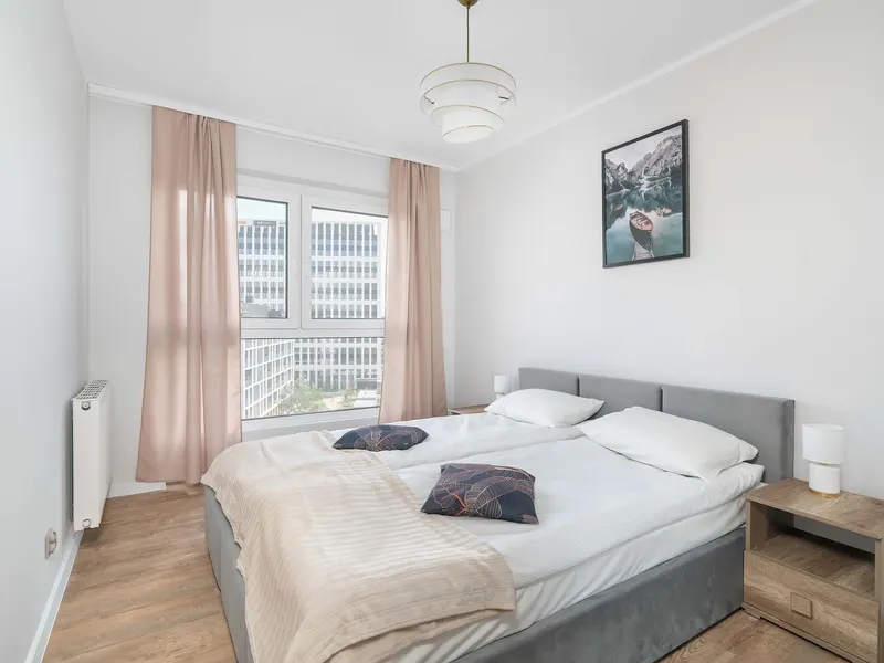 Geräumiges Appartement mit Balkon | Parkplatz | 2 Schlafzimmer – Foto 2