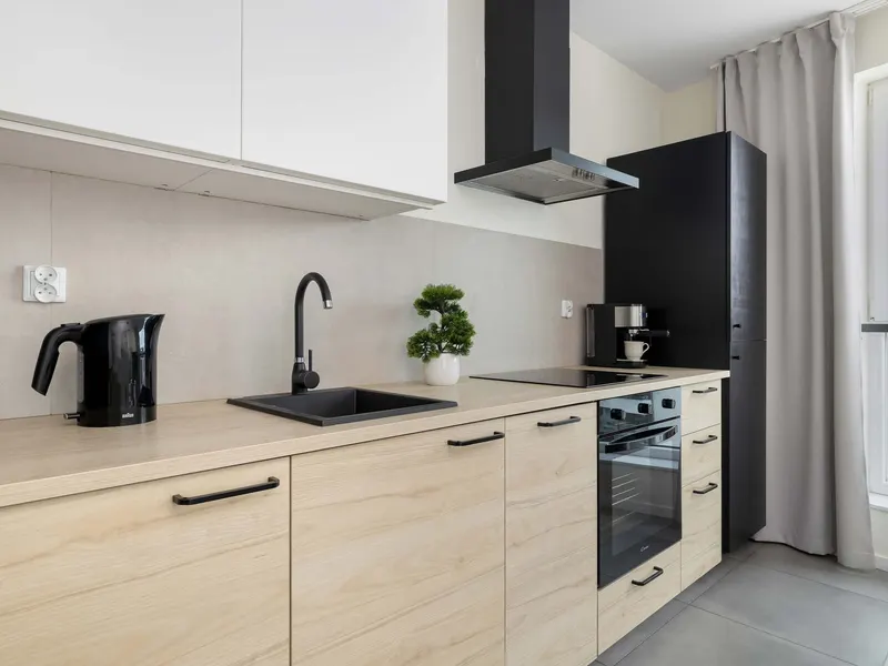 Sunny Family Apartment | 2 Bedrooms | Parking – photo 3