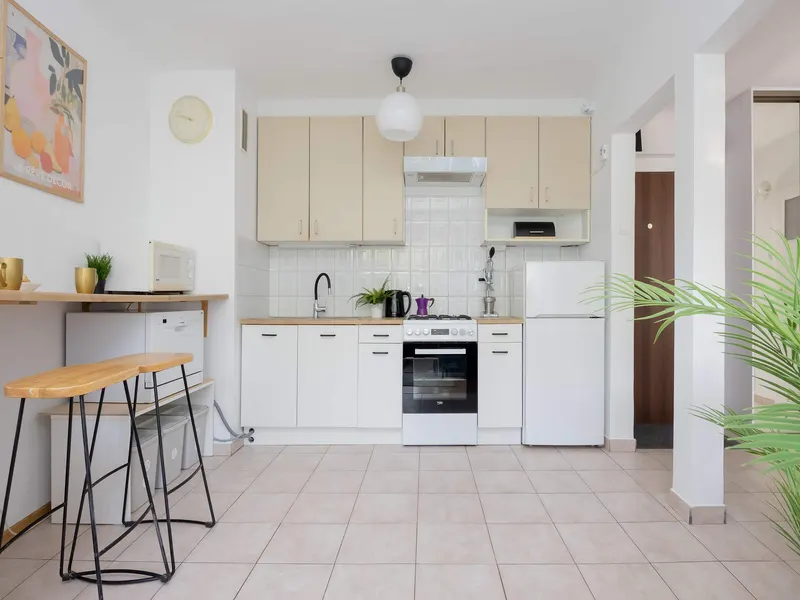 Familien-Appartement im Stadtzentrum | 2 Schlafzimmer | Arbeitsbereich – Foto 3