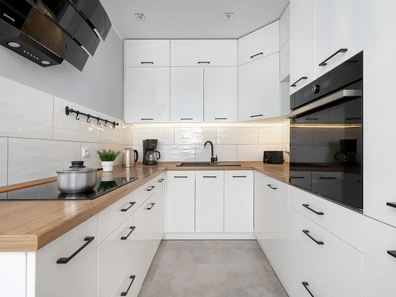 Geräumiges Appartement mit Klimaanlage | Schreibtisch | Balkon – Foto 4