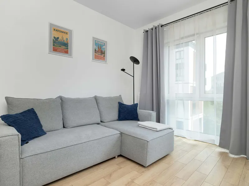 Funktionales Apartment mit Schreibtisch | Fitnessraum und Sauna – Foto 1