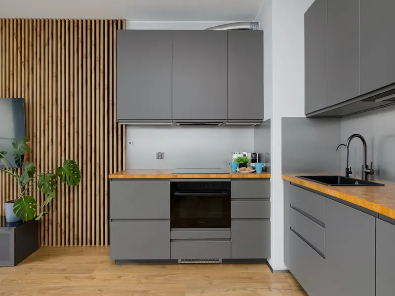 Geräumige Wohnung mit Balkon | Parkplatz | Klimaanlage – Foto 3