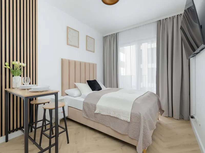 Stylish Studio with a Balcony | By the River | Close to the City Centre – photo 1