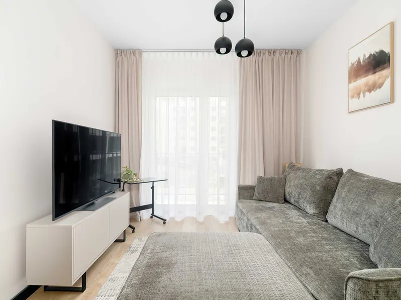 Przytulny Apartament z Balkonem | Parking | Blisko Zieleni – zdjęcie 1