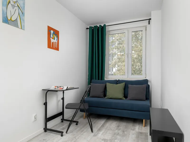 Przestronny Apartament z Balkonem i Biurkiem | Wanna – zdjęcie 4