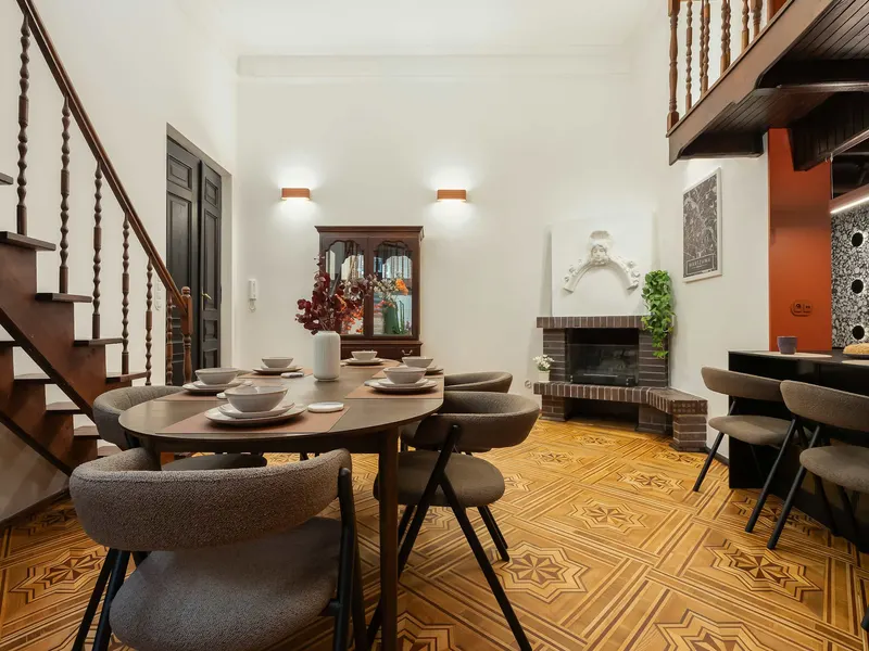 Charmante Wohnung mit Zwischengeschoss | 2 Schlafzimmer | In der Nähe des Stadtzentrums – Foto 1