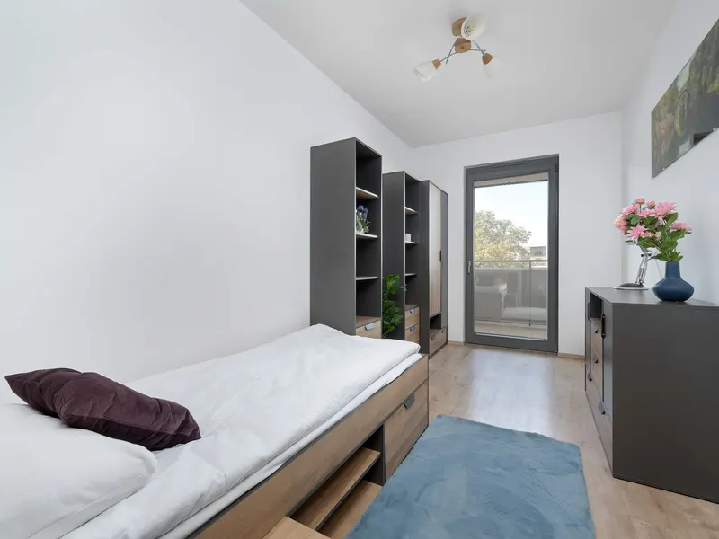 Przestronny Apartament z Balkonem | 2 Sypialnie | Biurko – zdjęcie 3